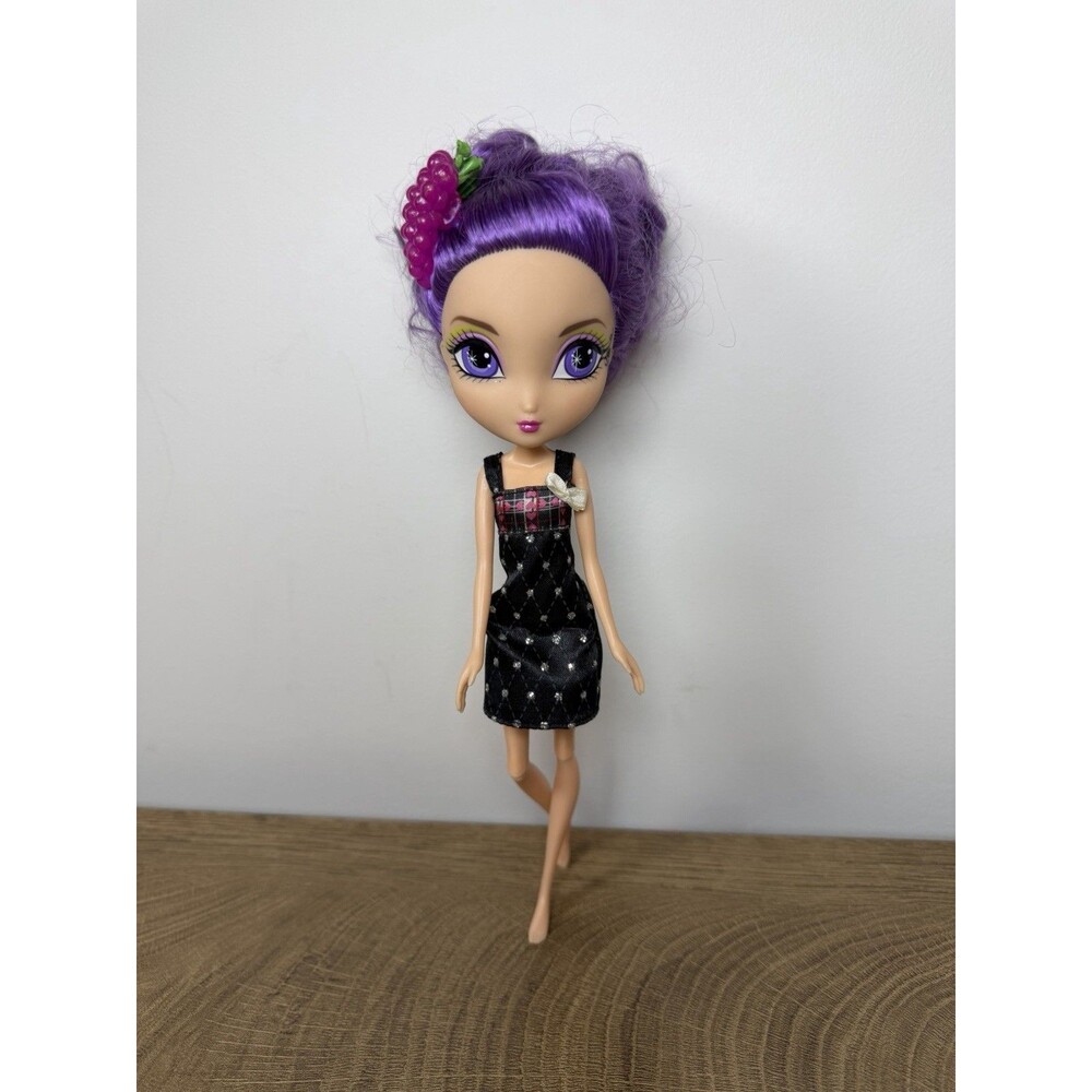 La Dee Da Tylie Grape Shake Up Doll Spin Master Juicy Crush
